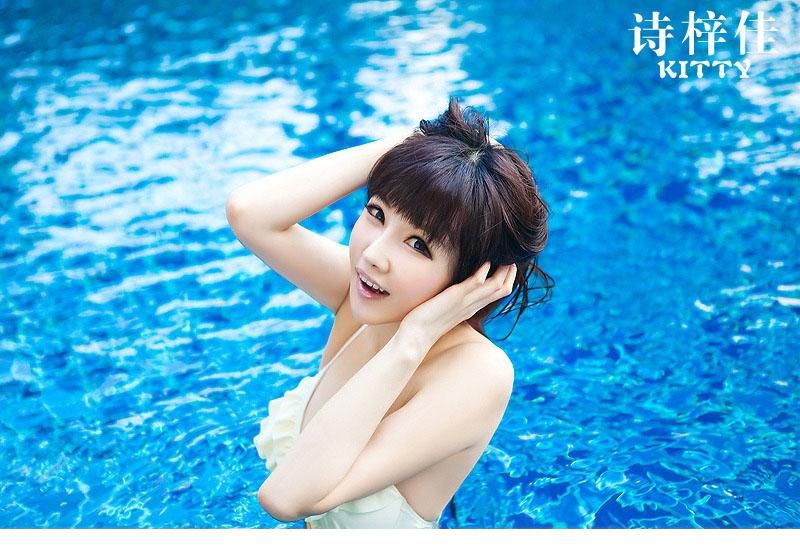 人气美女诗梓佳kitty性感比基尼写真