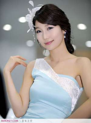 韩国香肩美女可爱高清写真