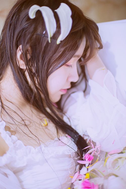 清纯少女浴室高清写照