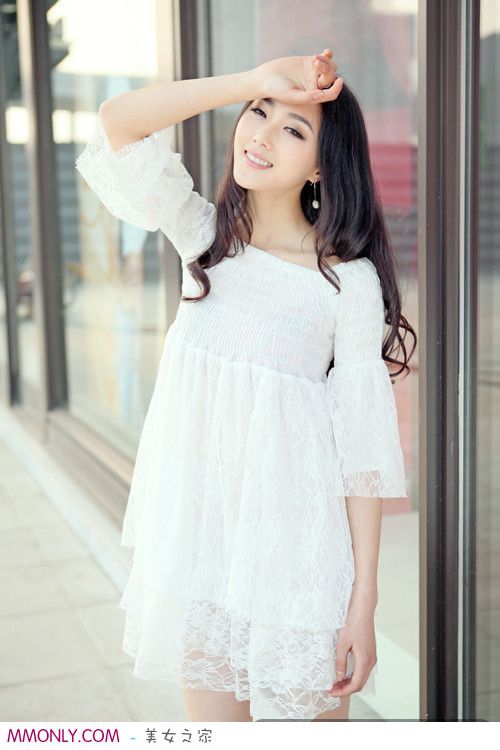 清纯可爱美女街头写真