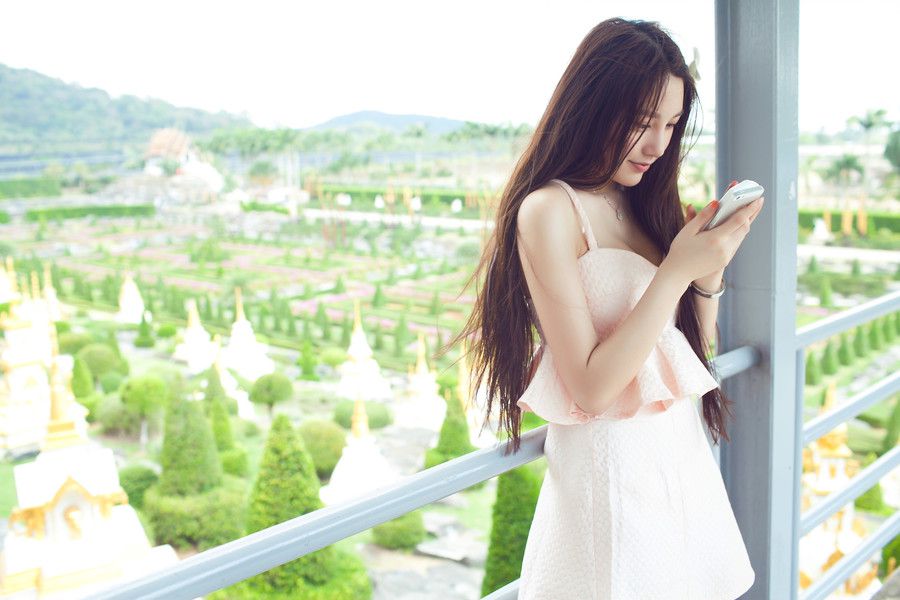 靓丽小清新美女刘奕宁户外高清写真