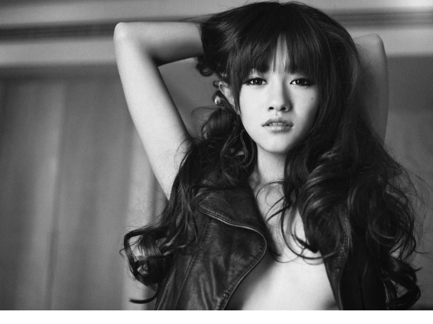 性感美眉私房黑色诱惑写真