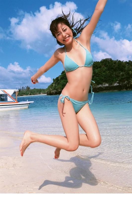 宅男酥胸女神杉本有美沙滩比基尼性感写真