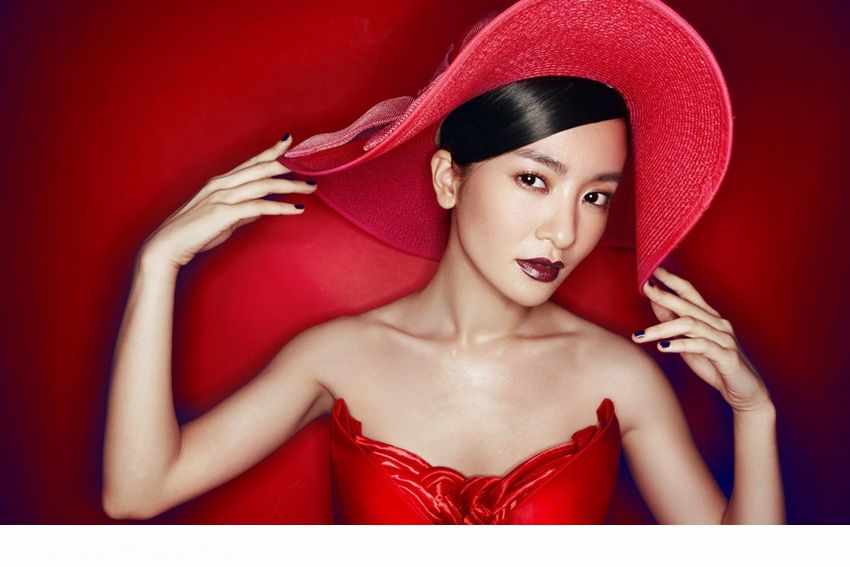 美女李晟红裙迷人写真秀美臀