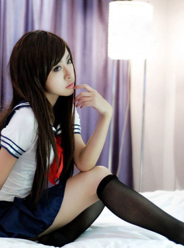 清纯美女私房学生制服性感丝袜美腿写真