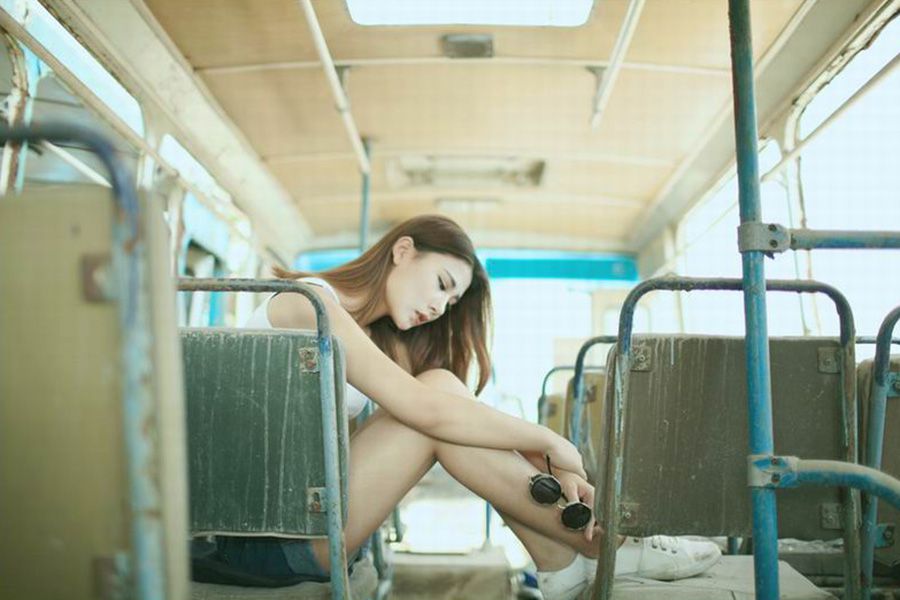 小清新美女性感酥胸高清写真