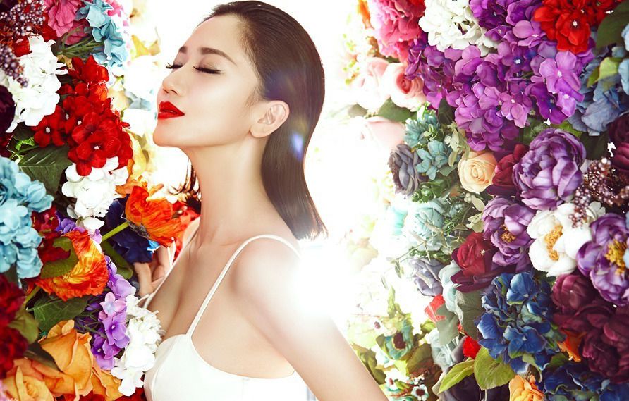 花仙子司珂华性感酥胸迷人写真照