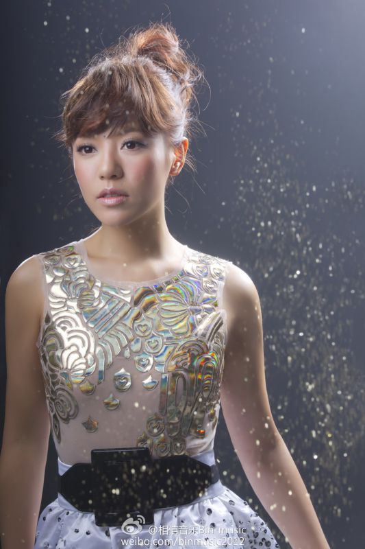 可爱女星丁当迷人写真