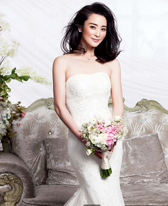 蒋勤勤唯美靓丽婚纱照