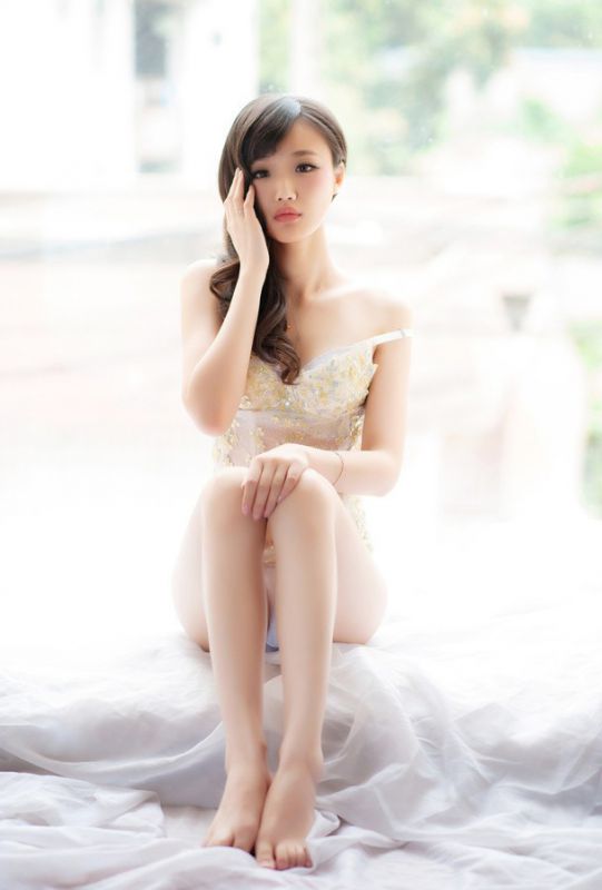 美女杨涵予美臀美腿演绎清纯诱惑