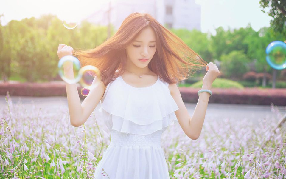 夏日清纯美女户外美照