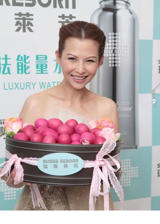 蔡少芬性感裹胸短裙迷人写真