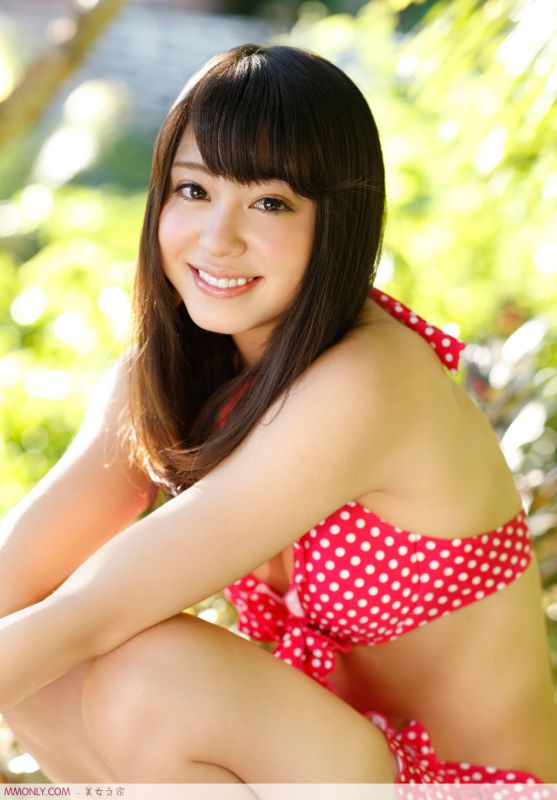 日本沙滩比基尼美女性感写真
