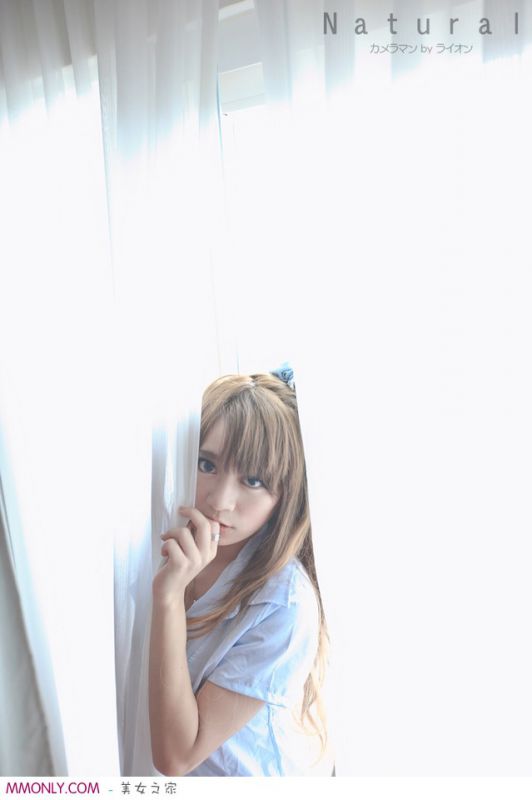 性感酥胸美女酒店诱人高清写真
