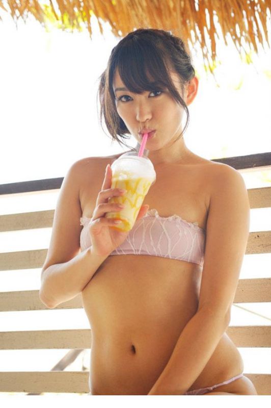 女优西野翔性感比基尼户外写真