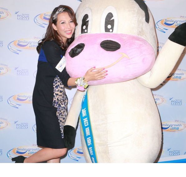 女星蔡少芬甜美笑容高清写真