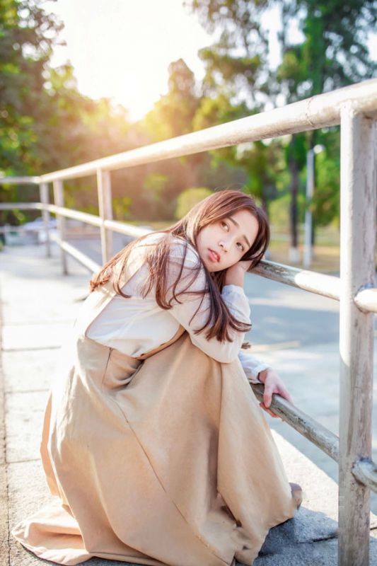 气质清纯美女户外唯美写真