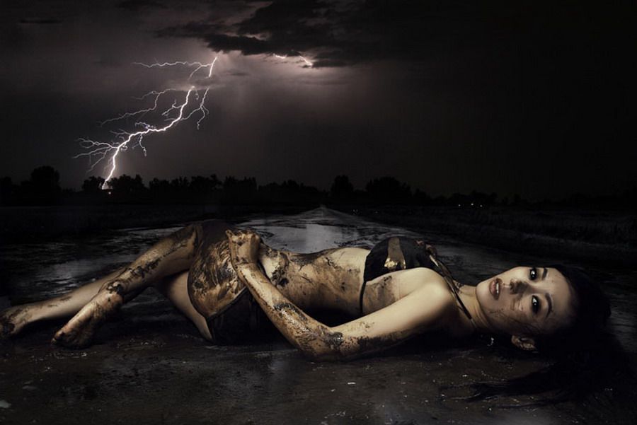 篮球宝贝韩一菲淤泥中秀美胸美臀