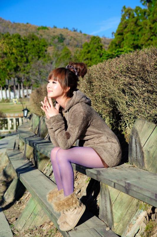 可爱丝袜美女街头高清写真