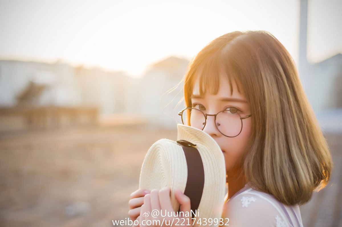 90后清纯美女倪唯一唯美养眼写真