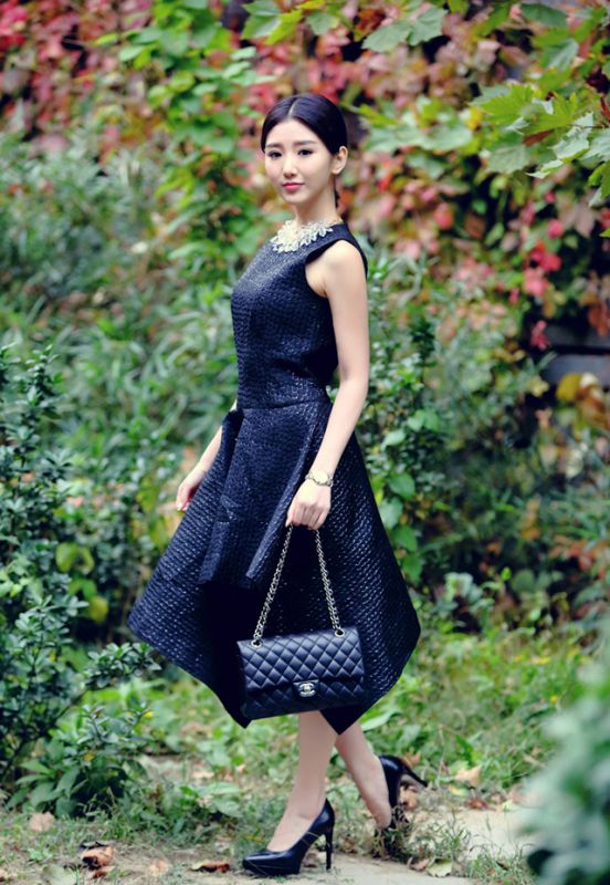 气质女星毛晓彤时尚写真大片