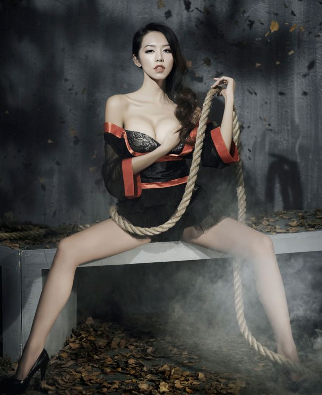 性感美胸翘臀美女私房诱人写真