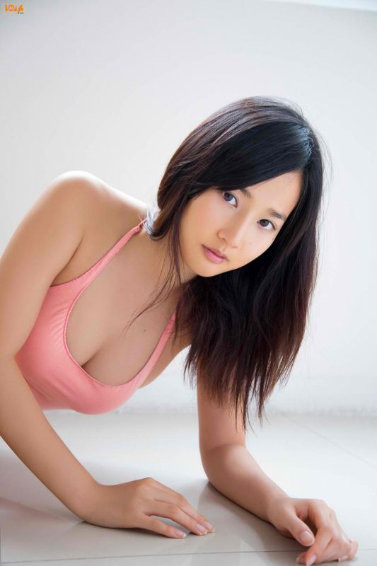 高胂惴妩媚美胸诱人写真