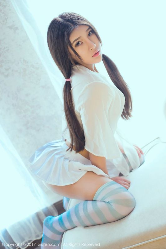 巨乳小萝莉大尺度私房细腰蜜桃臀诱惑写真