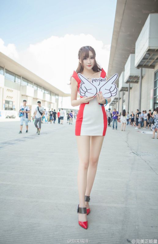 美女showgirl泡芙瑞泽展览会写真图片