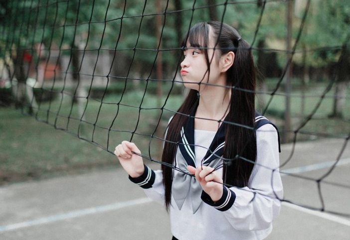 可爱制服美女户外高清写真