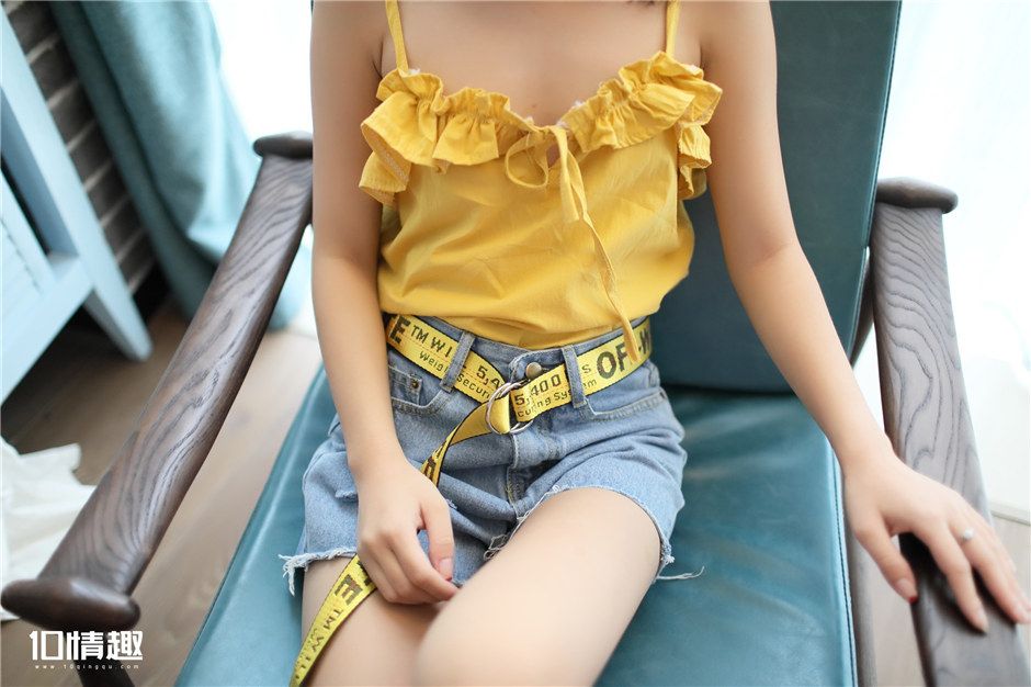 90后神秘网络美女内裤诱惑写真图片