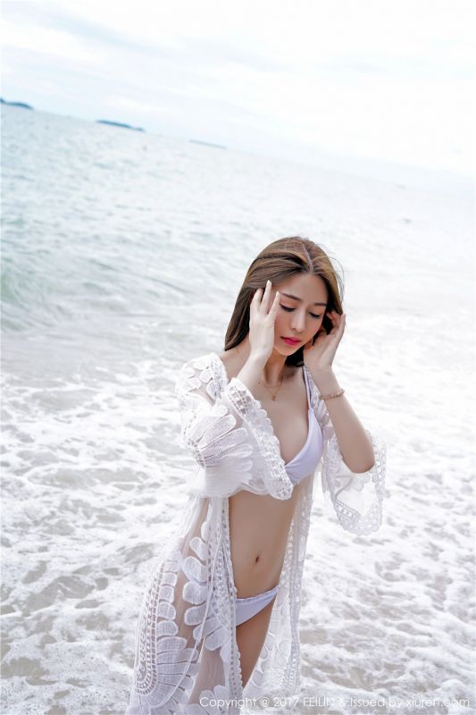 90后比基尼美女海边白纱美腿性感妖艳大胆写真