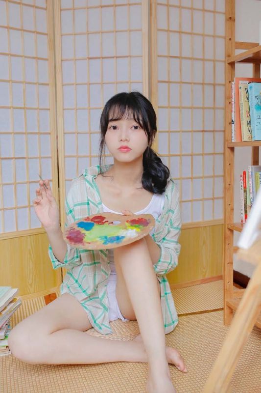 清纯甜美女孩文艺气质居家绘画唯美养眼秀气写真