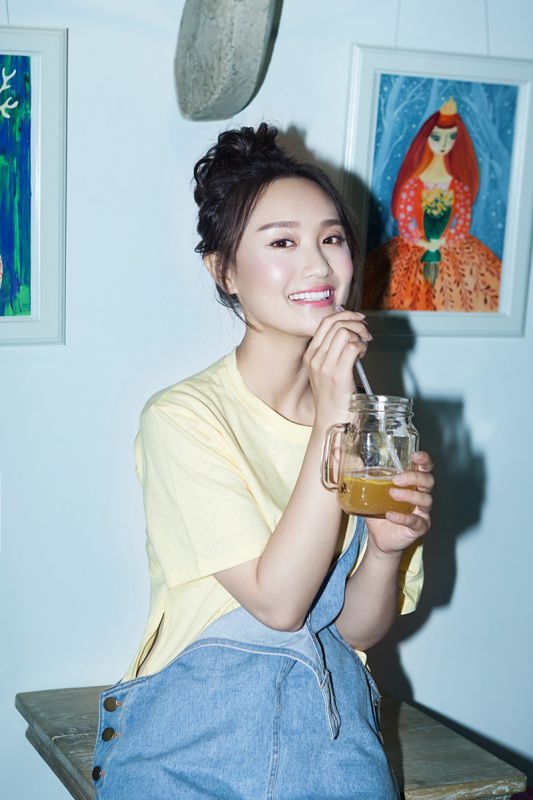 康琳浠最新写真绝对可爱少女感十足