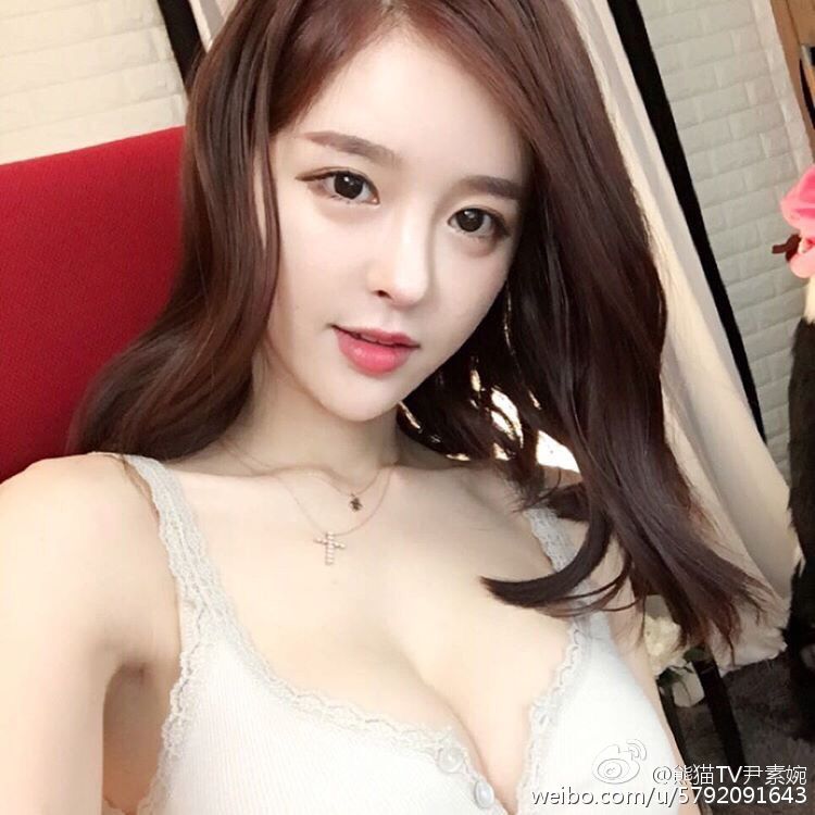 韩国人气主播尹素婉性感自拍写真