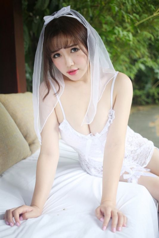 大胸美眉童颜巨乳大尺度纱头湿身诱惑人体艺术摄影