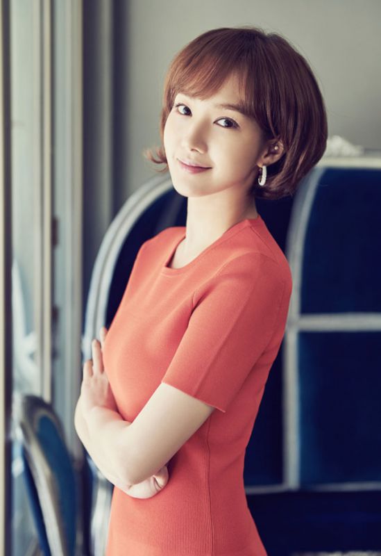 韩星朴敏英甜美笑容迷人写真