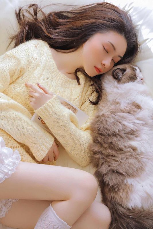 娇艳清纯美腿少女白色内裤居家性感诱人丝袜写真