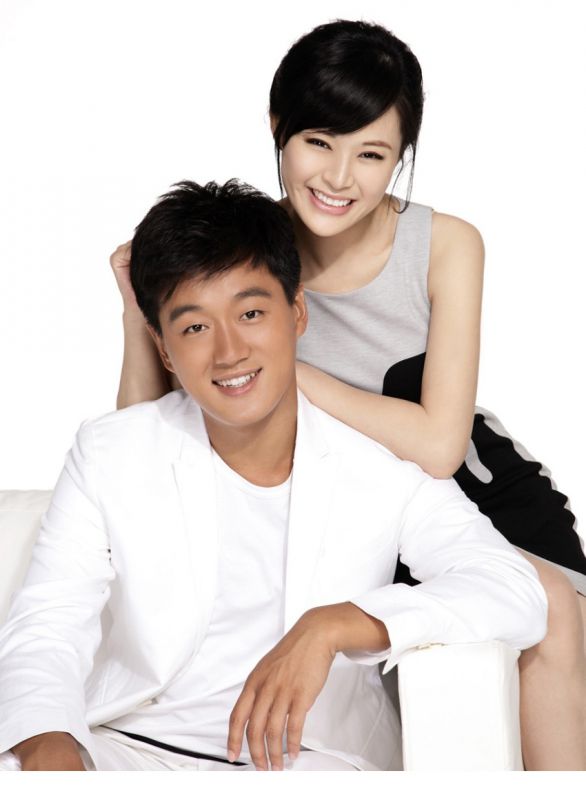 佟大为与老婆关悦甜蜜婚纱照