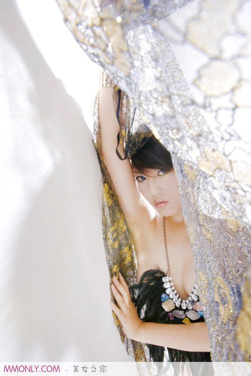 性感酥胸美女私房诱人高清写真