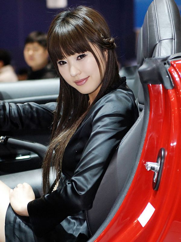 韩国美女模特车展摄影图片