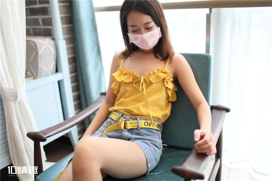 90后神秘网络美女内裤诱惑写真图片