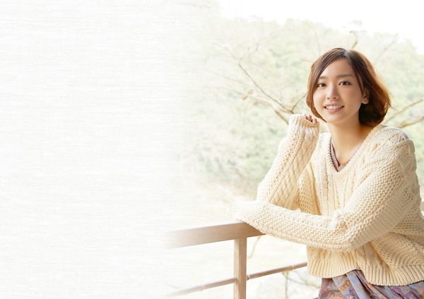 日本可爱美女新垣结衣户外迷人写真