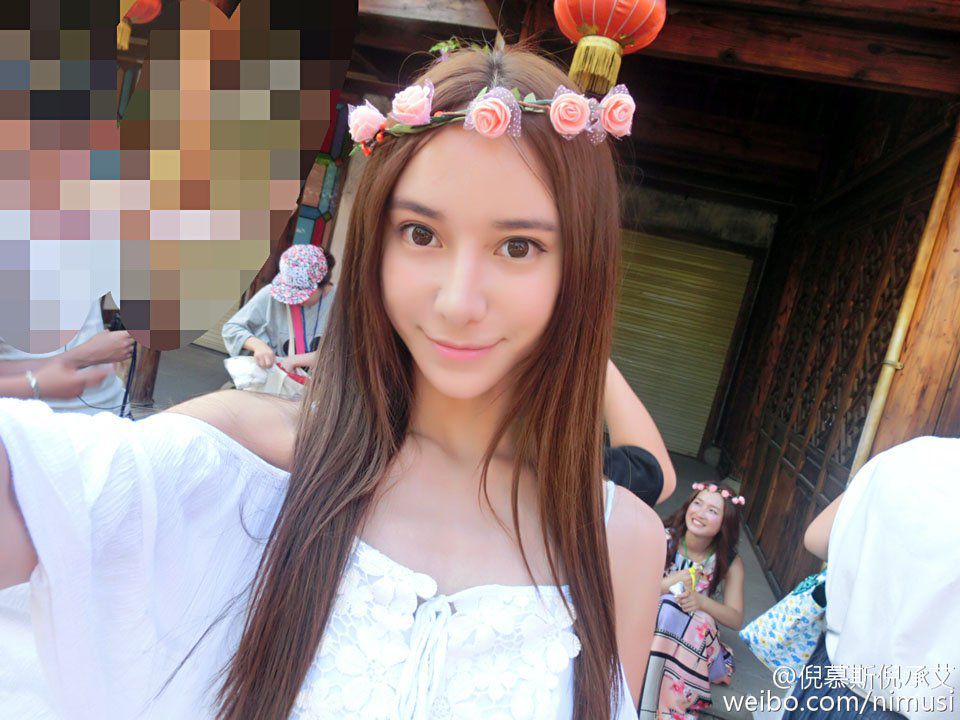 漂亮美眉倪慕斯生活照写真图片