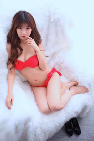 香港模特Meimei Chen性感酥胸诱惑写真