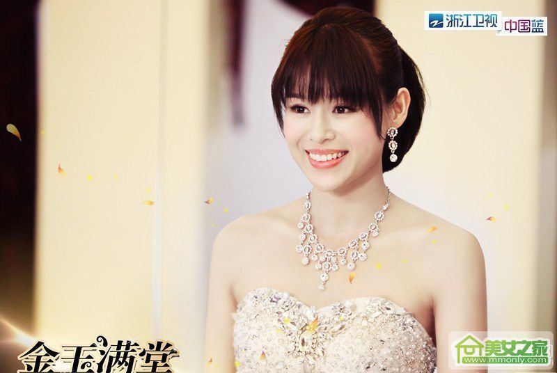胡杏儿黄少祺演绎甜蜜情侣高清写真