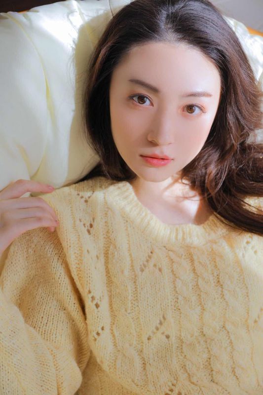 娇艳清纯美腿少女白色内裤居家性感诱人丝袜写真