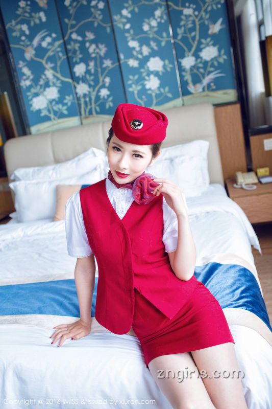 爱蜜社内地嫩模莉莉Lily性感空姐诱惑写真