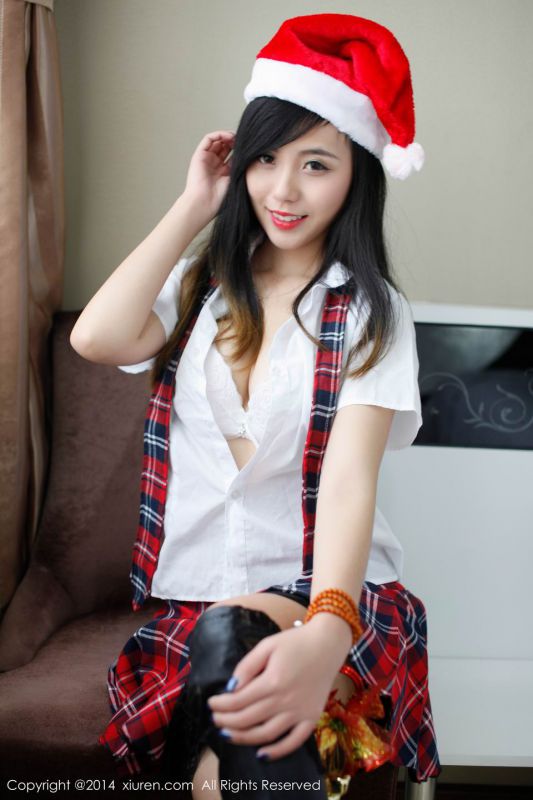 推女神莫晓茜sunny性感比基尼诱惑床照