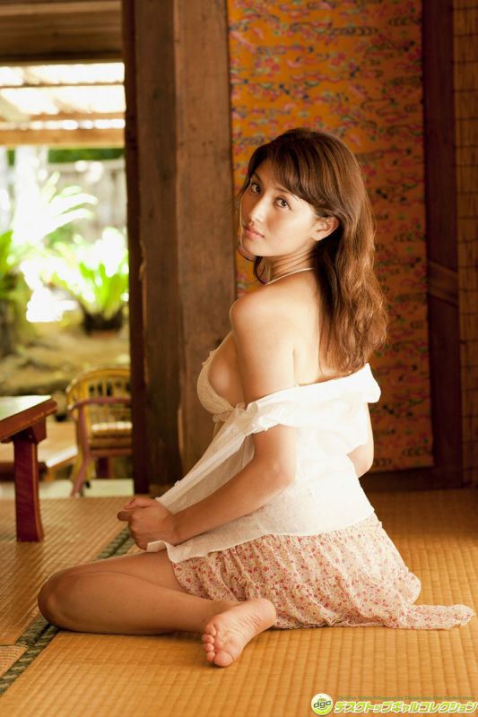 日本少妇桥本爱性感内衣私房照